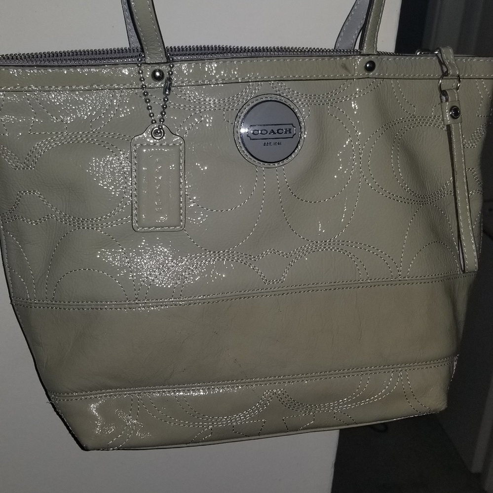 Authentic coach bag olive green euc